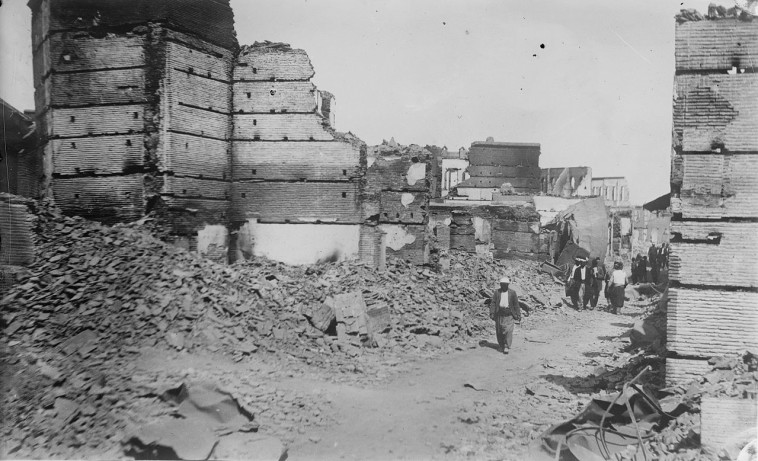  הרובע הארמני של אדנה בזוז והרוס לאחר מעשי הטבח ב-1909 