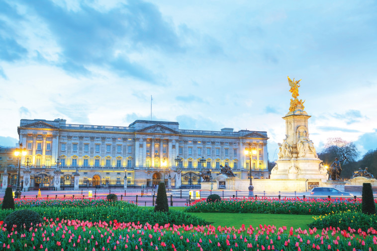 Buckingham Palace (Photo: Eng Image)