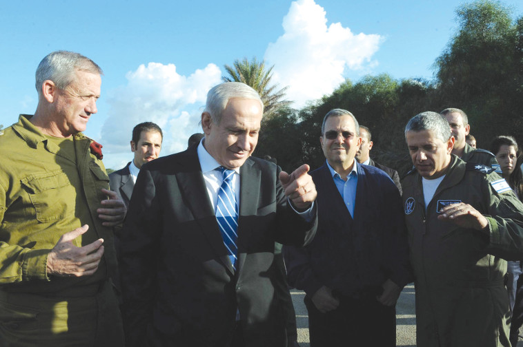 נתניהו, ברק וגנץ, 2012