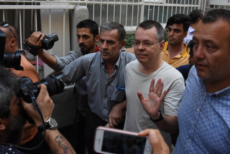 הכומר האמריקאי אנדרו ברנסון בטורקיה. צילום: רויטרס הכומר האמריקאי אנדרו ברנסון בטורקיה. צילום: רויטרס