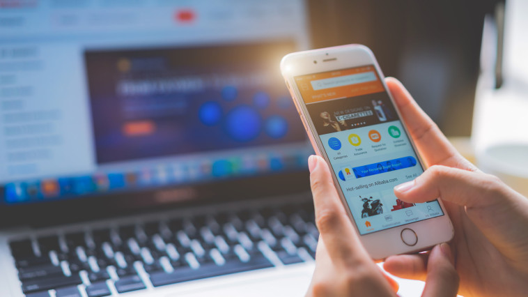 לא צריך להכיר סוחר - בקרוב ניתן יהיה לרכוש יהלומים ברשת. צילום: ביגסטוק