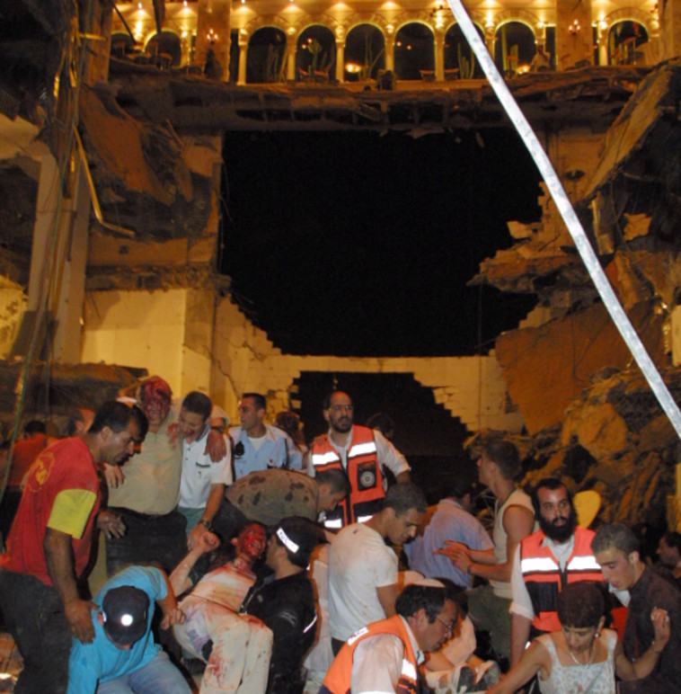 קריסת הרצפה באסון ורסאי ב-2001 