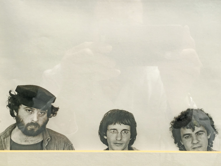 אדם ברוך ז&quot;ל (משמאל) העורך המייסד, יחד עם סגניו מאיר אגסי ז&quot;ל