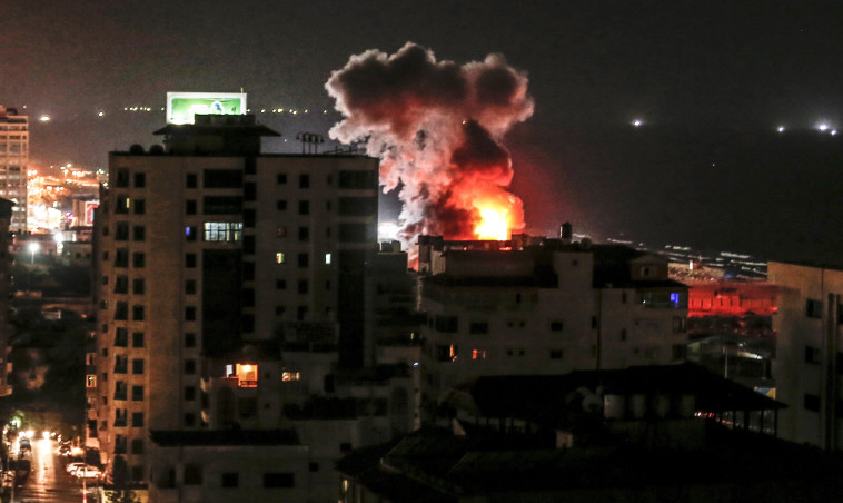 תקיפת צה"ל הערב בעזה. צילום: AFP