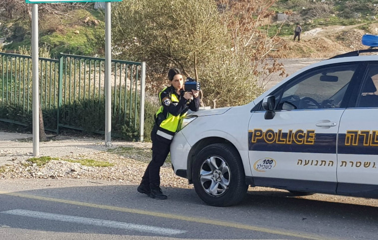 שוטרת במשטרת התנועה