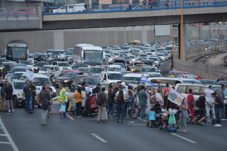 פעולת מחאה שהפכה לשגרה. צילום: אבשלום ששוני 