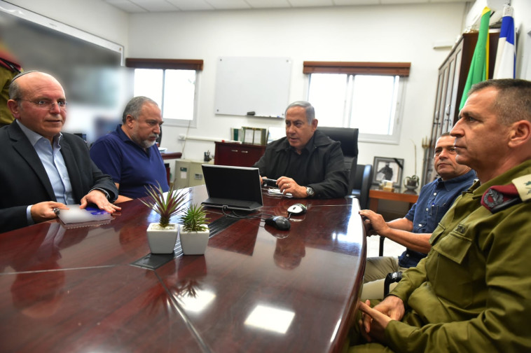 נתניהו בהערכת המצב בדרום. צילום: אריאל חרמוני, משרד הביטחון