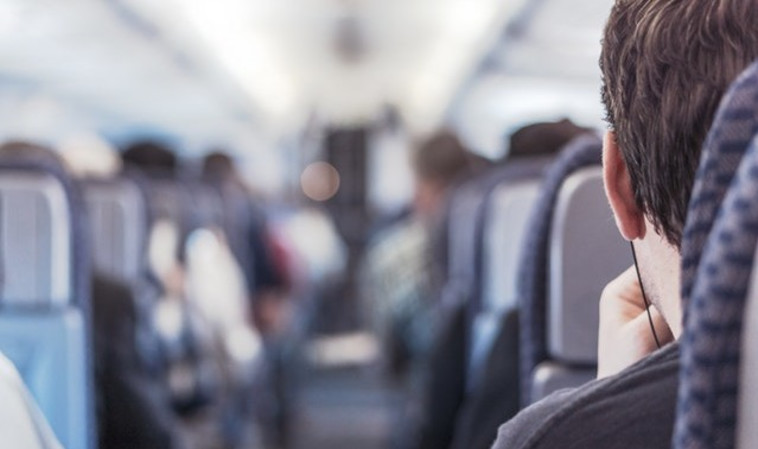 תמיד מזמין לעצמו את המושב הגרוע ביותר