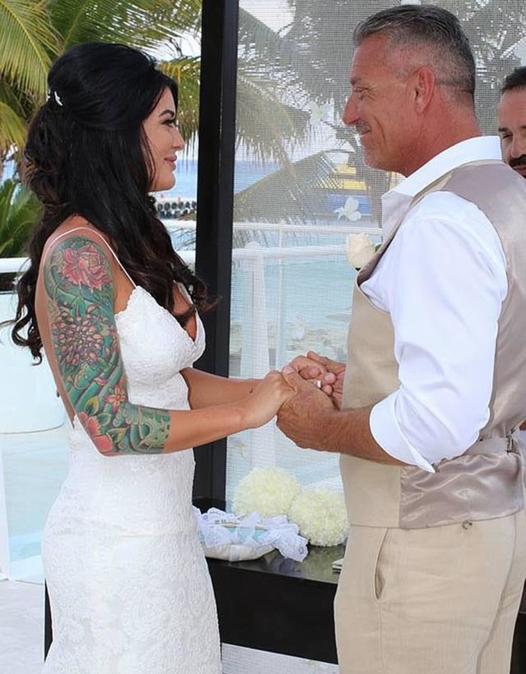 טיילור וקארן ביום חתונתם. צילום: פייסבוק