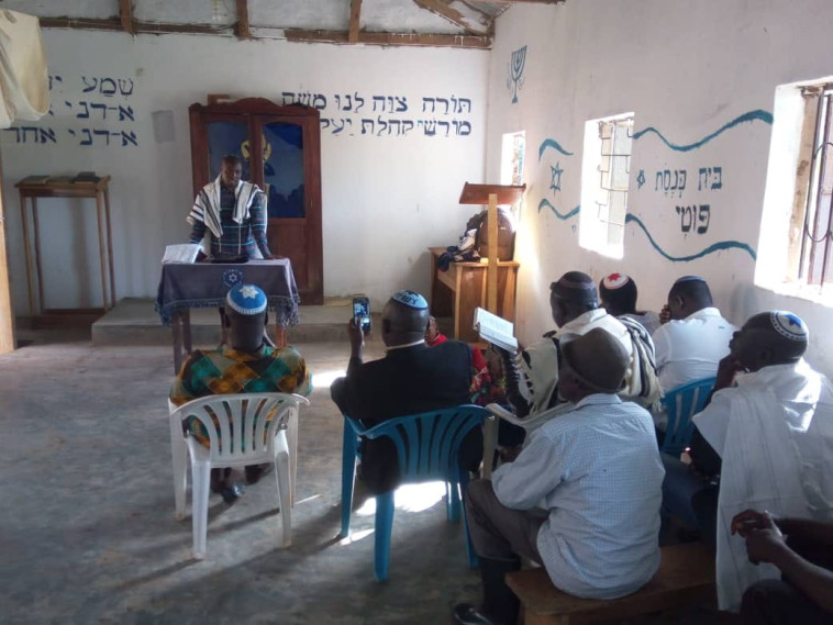 בני שבט האביודיאה מהכפר פוטי שבמזרח אוגנדה. צילום: באדיבות הקהילה