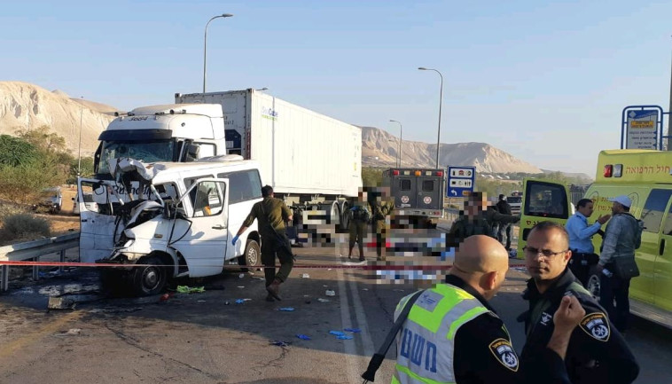 זירת התאונה סמוך לצומת פצאל. צילום: דוברות מד&quot;א