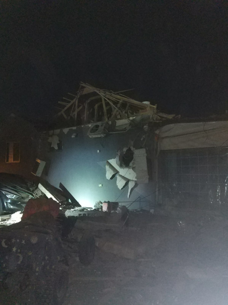 נפילת רקטה בשדרות, צילום: דוברות המשטרה