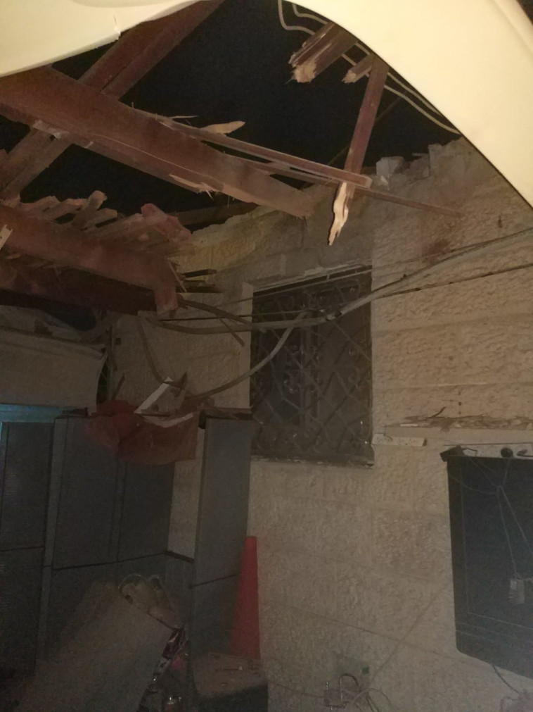 נפילת רקטה בנתיבות, צילום:: דוברות המשטרה