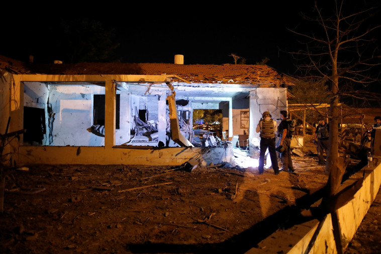 בית שנפגע באשקלון. צילום: רויטרס