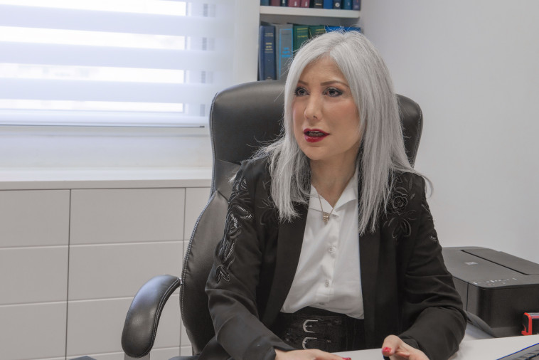 האישה דורשת גירושין. עו&quot;ד סולן