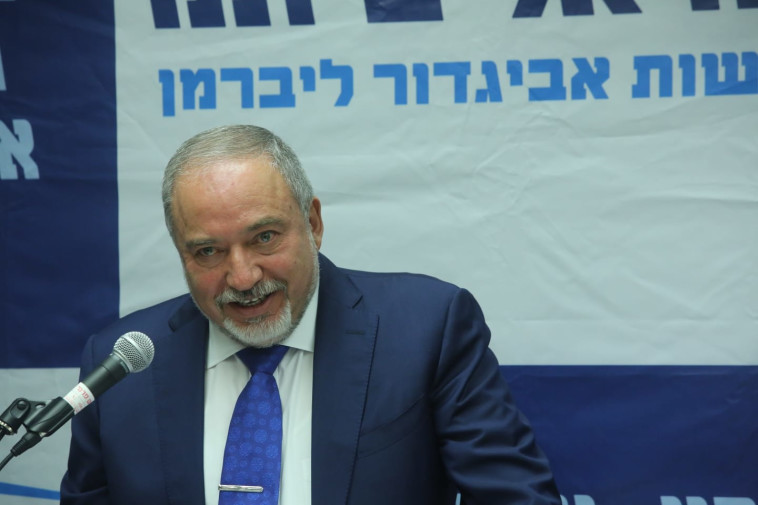 ליברמן, &quot;נעלב&quot;, צילום: מרק ישראל סלם