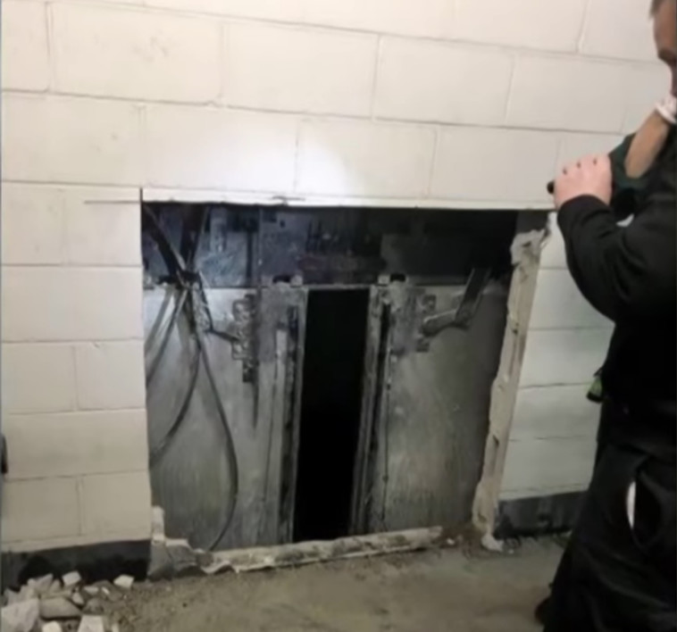 המעלית ההרוסה בבניין הנקוק. צילום מסך: חדשות סיביאס שיקגו