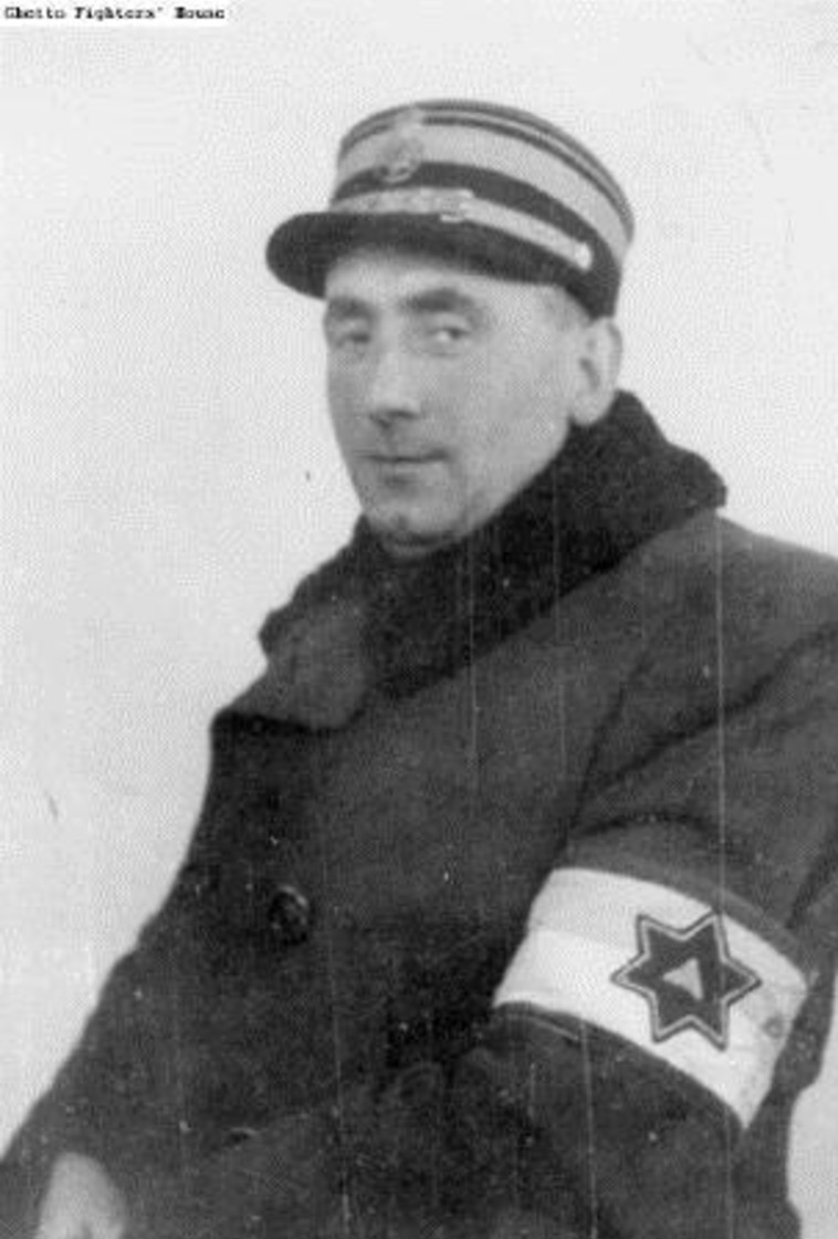 מנהל בית הסוהר בגטו לודז'. צילום: מכון &quot;שם עולם&quot;