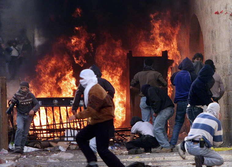 מהומות באינתיפאדה השנייה (צילום: רויטרס)