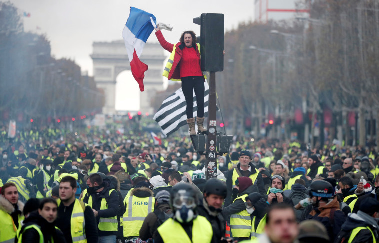 המחאה בפריז. צילום: רויטרס