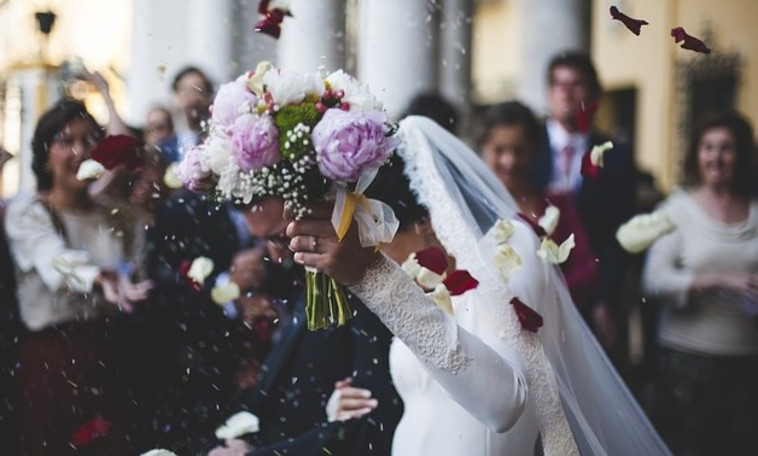 האבא של החתן התגלה כסטוץ של הכלה. אילוסטרציה: פיקסאביי