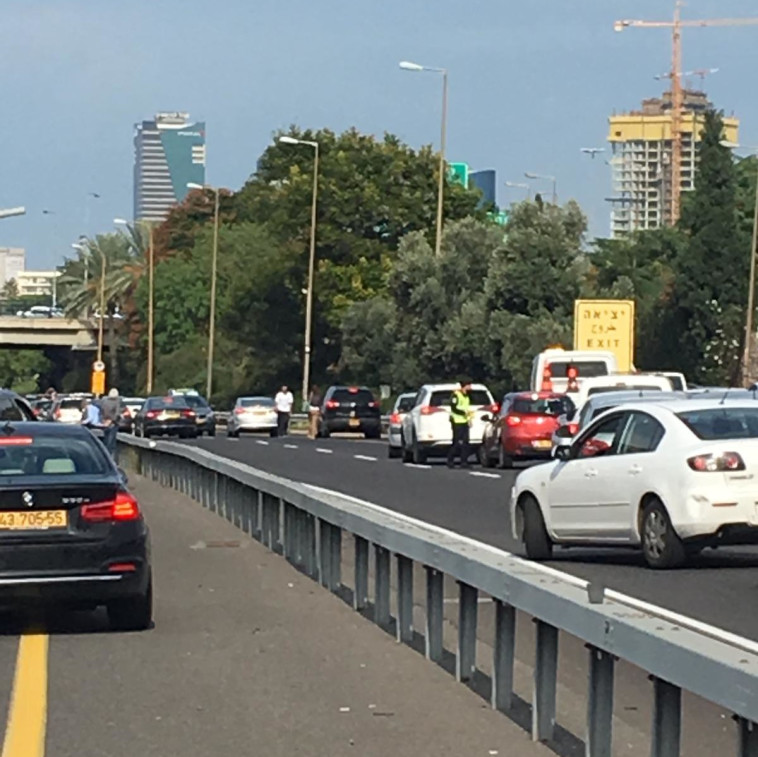 פקקים באיילון. צילום: אסף נחום