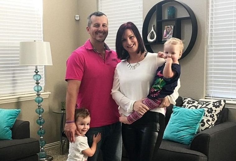 בקיץ האחרון החלום התגשם, כשנודע ששנאן נושאת ברחמה בן. משפחת ווטס בימים אחרים