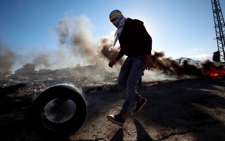 עימותים סמוך לבית אל. צילום: רויטרס