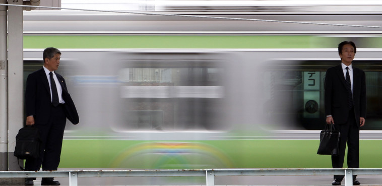 רכבת תחתית בטוקיו (צילום: רויטרס)