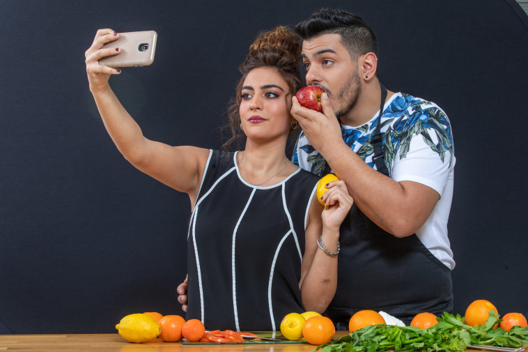 עדן זרח, עומר סיטון. איפור: מורן טניטאם שיער: אופיר אליאס. צלם : יוסי אלוני