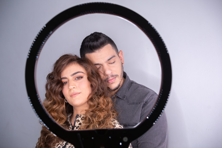 עדן זרח, עומר סיטון. איפור: מורן טניטאם שיער: אופיר אליאס. צלם : יוסי אלוני