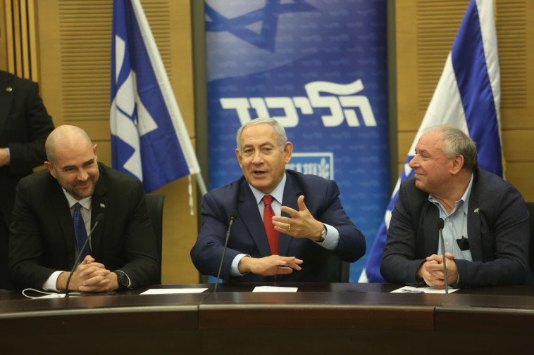 רבים נחרדים מההצהרות של מפלגת השלטון בימים האחרונים. נתניהו בישיבת הליכוד. צילום: מרק ישראל סלם