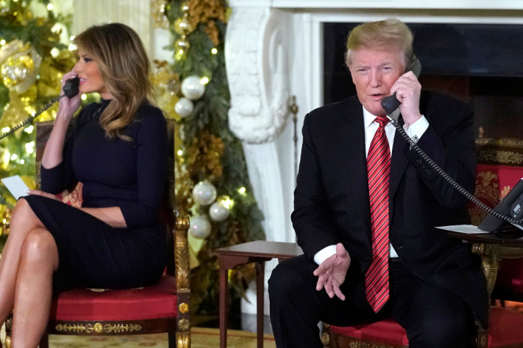 טראמפ ומלניה בשיחות הטלפון לחג המולד, צילום: רויטרס
