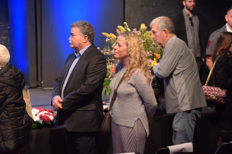 טקס האשכבה, ארונו של עמוס עוז. צלם : אבשלום שושני