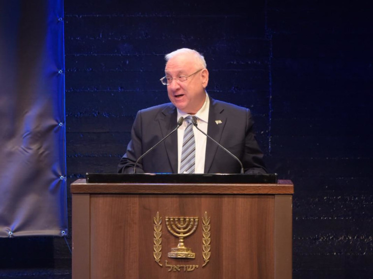 טקס האשכבה, ארונו של עמוס עוז. צלם : אבשלום ששוני