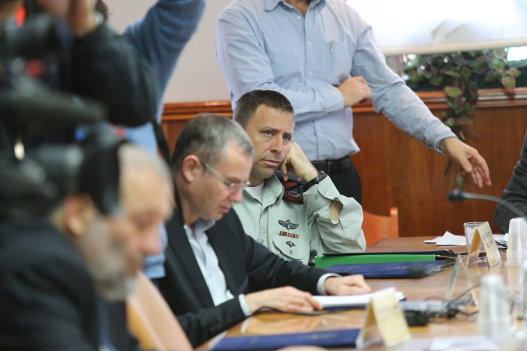 המזכיר הצבאי תא''ל אבי בלוט