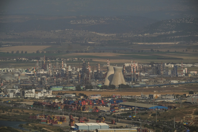 מפעלים במפרץ חיפה