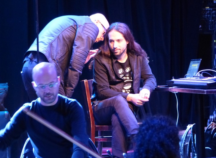 אינפקטד מאשרום ותזמורת המהפכה בחזרות. צילום: יוני הנשיא