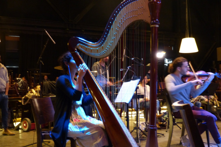 &quot;תהליך ארוך של יצירה מקורית&quot;. תזמורת המהפכה. צילום: יוני הנשיא