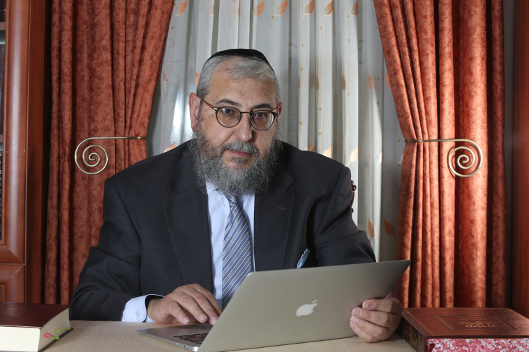 &ldquo;מדינת היהודים היא גם מדינתו של כל מי שחפץ להיות יהודי, בתנאי שיעבור גיור כהלכה&quot;. אמסלם. צילום: מירי צחי