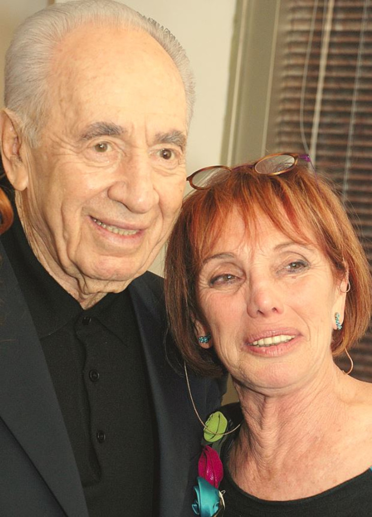 פרופ' צביה ולדן ושמעון פרס. צילום: שמואל רחמני