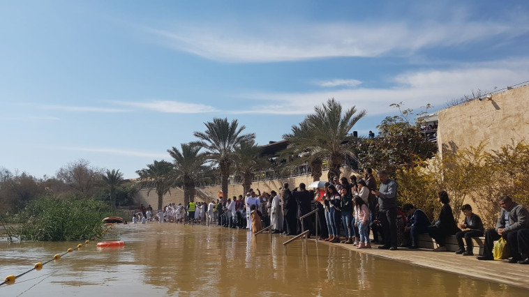 טקס האפיפניה באתר הטבילה. צילום: יהונתן אשד, רשות הטבע והגנים