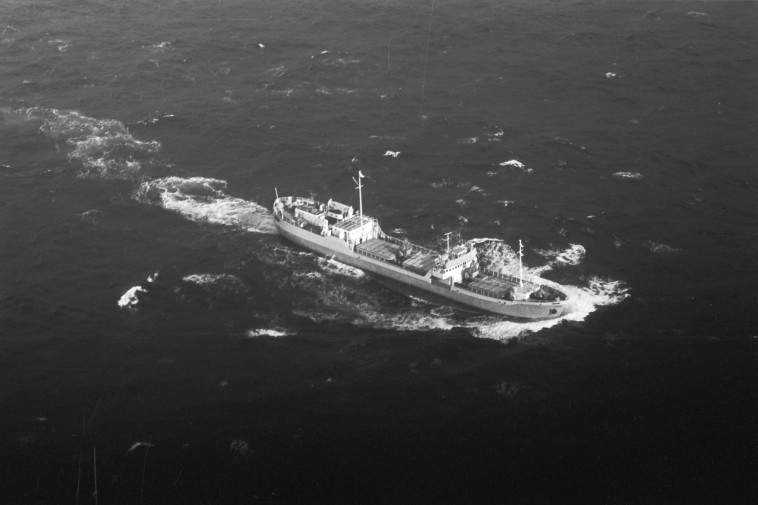 פעולות הצלה וחיפוש אחר הצוללת 'דקר'  27.1.68. באדיבות ארכיון צה"ל במשרד הביטחון, צלם במחנה: מיקי