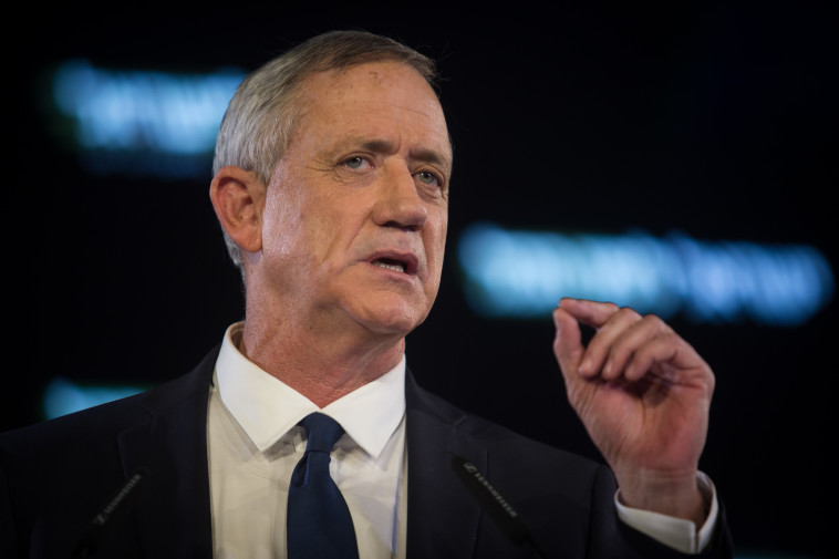 ברדיו קשקשו כל הוואפן־אס־אס התקשורתי של הימין בכאילו כמה בני גנץ סמרטוט, וכמה ביבי זה טוף. צילום: הדס פרוש, פלאש 90