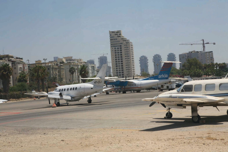 נדל&quot;ן או פוליטיקה? שדה התעופה שדה דב, צילום: יוסי זמיר, פלאש 90