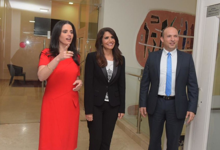 בנט, ברקת ושקד. אלונה מצטרפת למפלגה של נפתלי הגבר ואיילת הצדקת. צילום: אבשלום ששוני