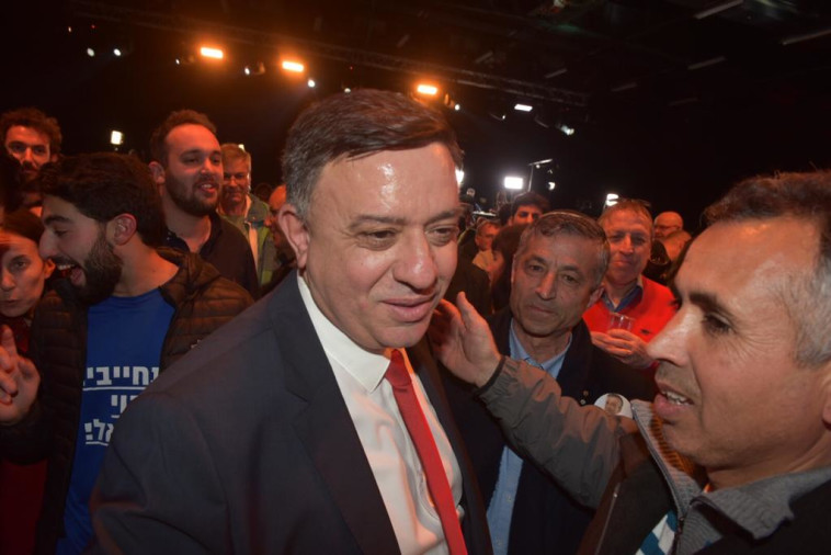 מחפש חיזוק. גבאי. צילום: אבשלום ששוני