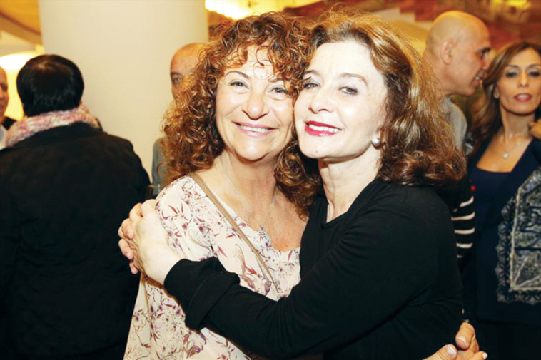 דליה מנטבר עם סנדרה שדה