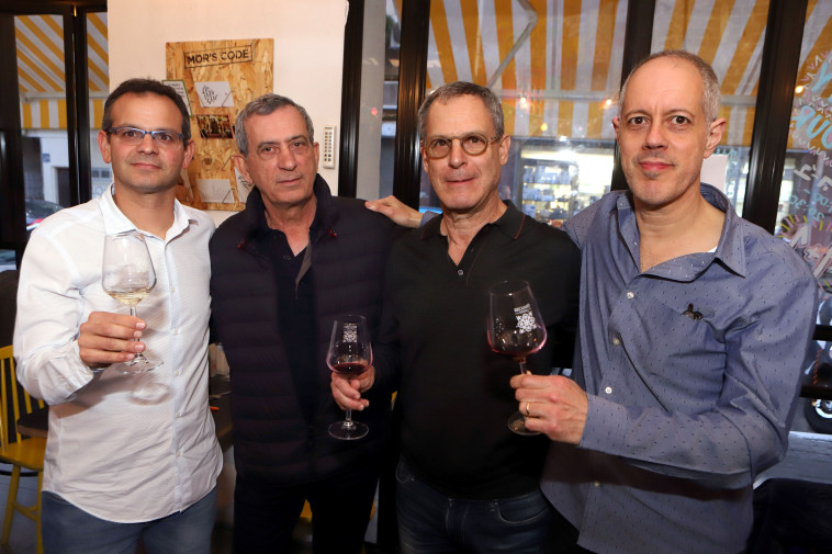 נעם יעקבי, לני רקנאטי, אורי שקד ויניב ענבר