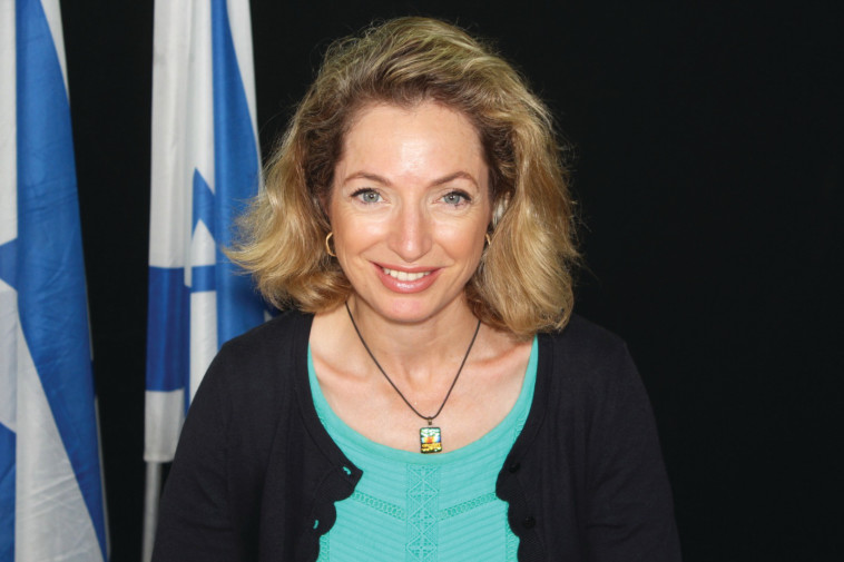 "המאבק הוא ברמה החברתית - בשטח, בדיבורים, בפאנלים בבתי הספר". נילי פיליפ. צילום: סטיב קמילר